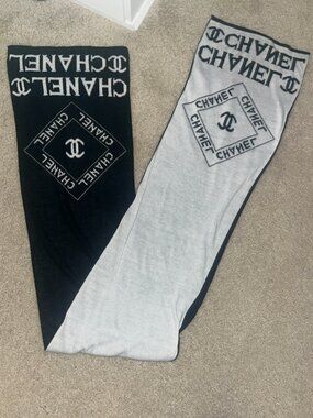 CHANEL Black White Reversible CC Logo Knit Scarf 64"